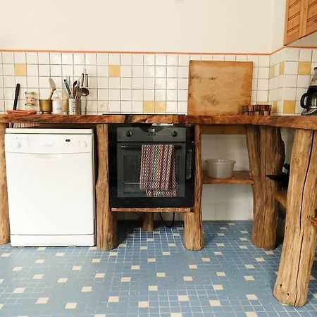 Gite Au Coeur D'Une Residence D'Artiste Saint-Aubin-de-Bonneval Exterior foto