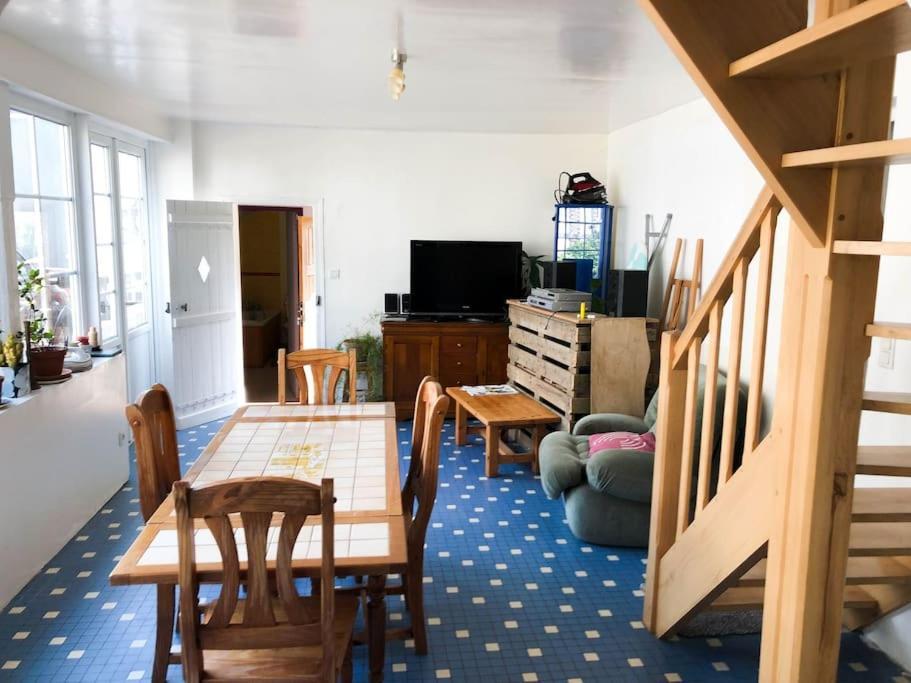 Gite Au Coeur D'Une Residence D'Artiste Saint-Aubin-de-Bonneval Exterior foto