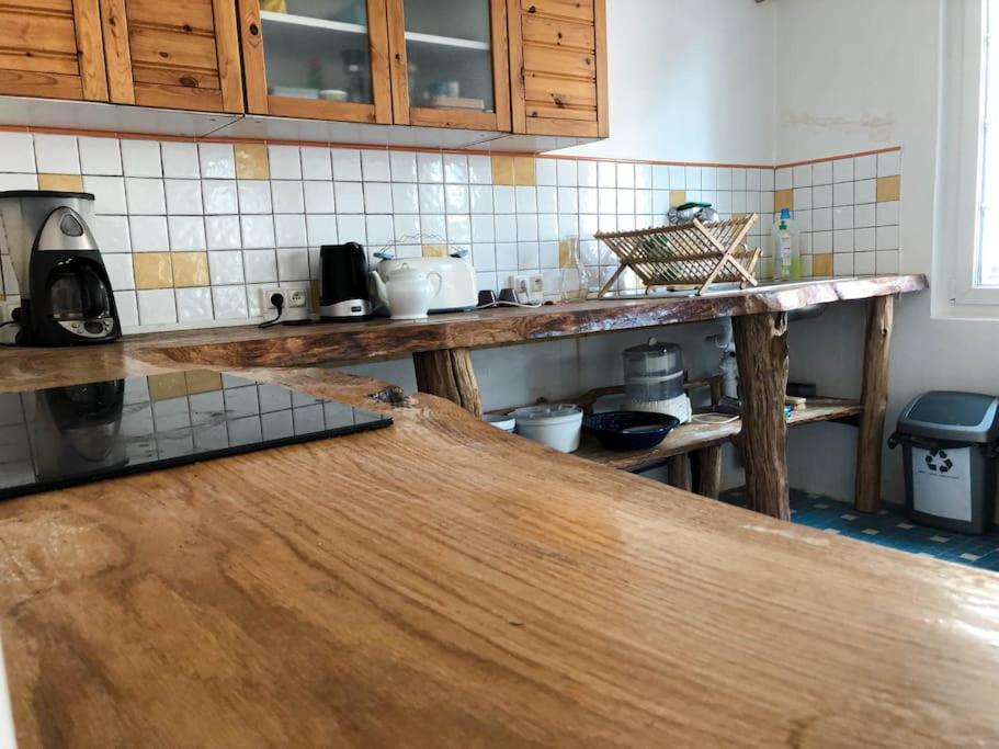 Gite Au Coeur D'Une Residence D'Artiste Saint-Aubin-de-Bonneval Exterior foto